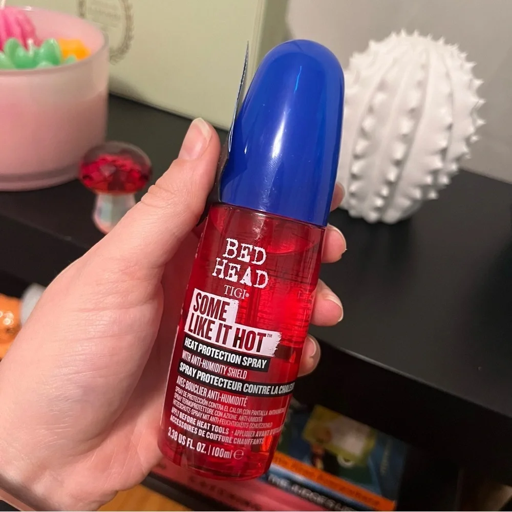 Bed Head TIGI Some Like It Hot Heat Protectant Spray Full Size 3.38 Oz NWT
